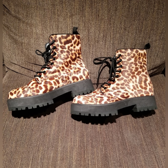 NWOT Faryl by Farylrobin Cammy Women's Boots Bronw Leopard Platforms Size 10 - Picture 3 of 8